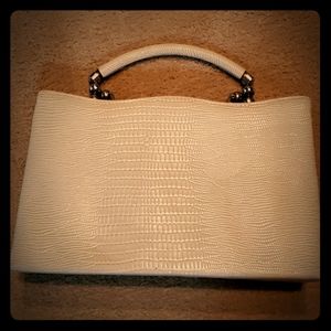 Cream vintage snap closure handbag